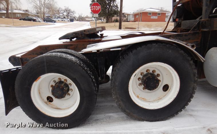 image for item DK4291 1994 Freightliner FLC112  winch truck