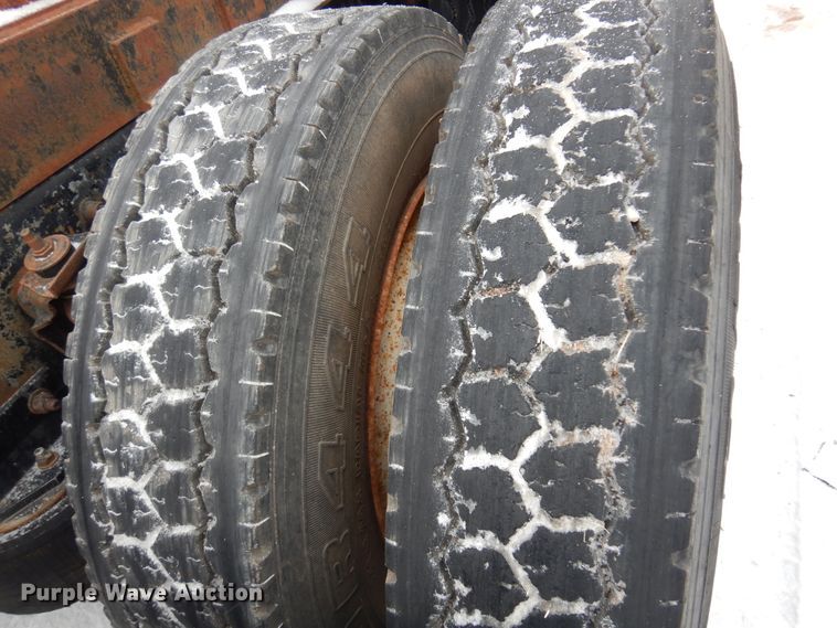 image for item DK4291 1994 Freightliner FLC112  winch truck