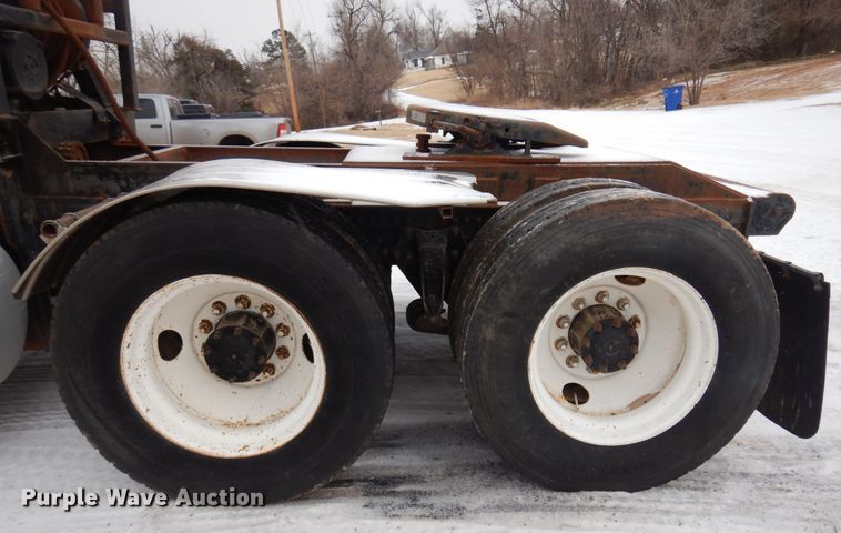 image for item DK4291 1994 Freightliner FLC112  winch truck