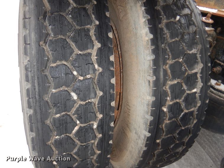 image for item DK4291 1994 Freightliner FLC112  winch truck