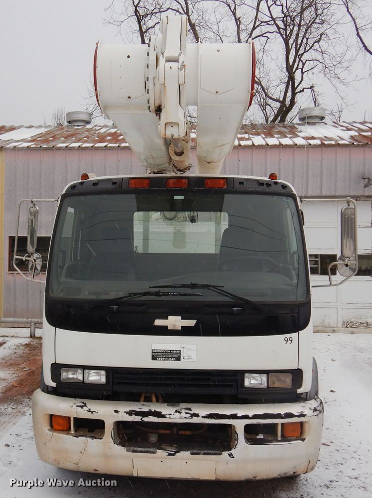 image for item DK4292 2001 Chevrolet T8500  bucket truck