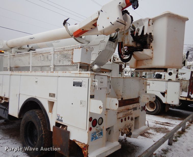 image for item DK4292 2001 Chevrolet T8500  bucket truck