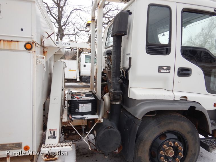 image for item DK4292 2001 Chevrolet T8500  bucket truck