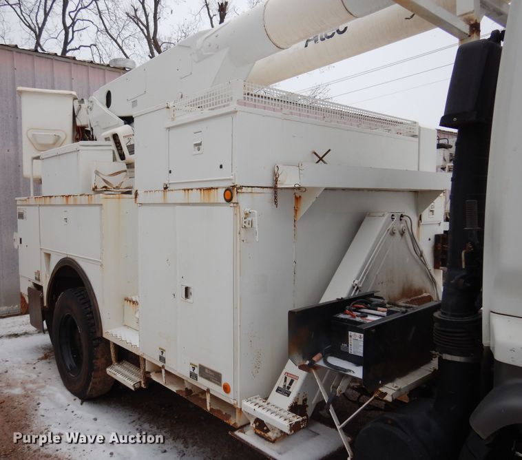 image for item DK4292 2001 Chevrolet T8500  bucket truck