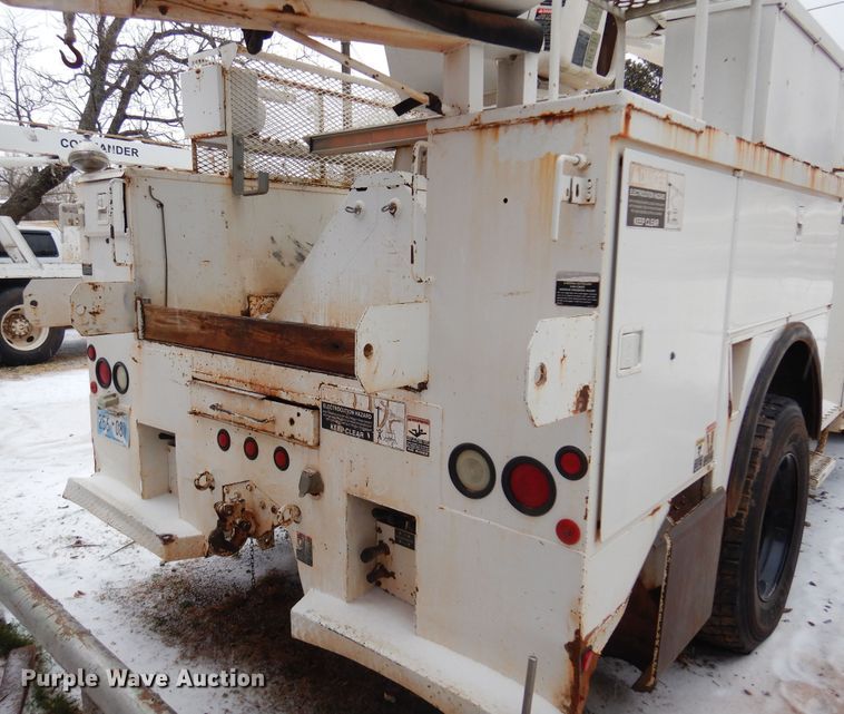 image for item DK4292 2001 Chevrolet T8500  bucket truck