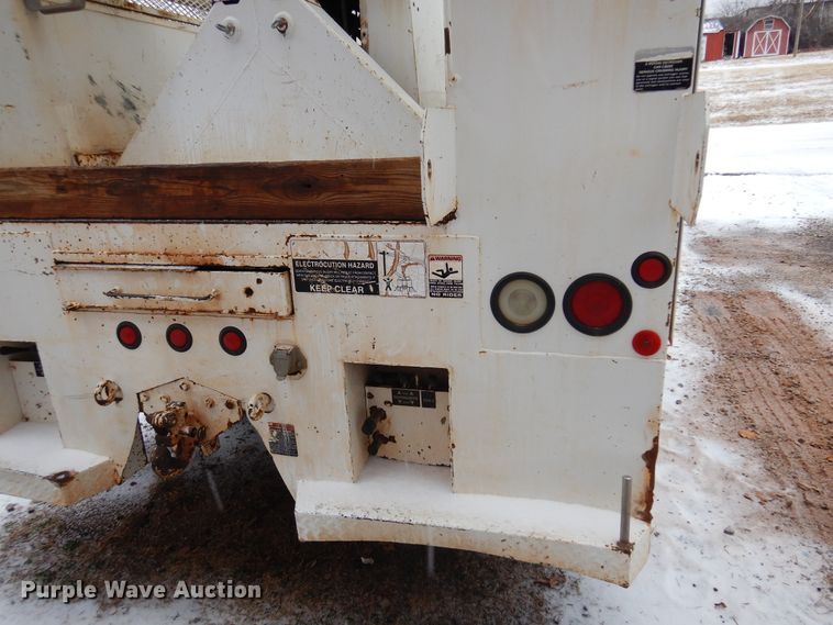 image for item DK4292 2001 Chevrolet T8500  bucket truck