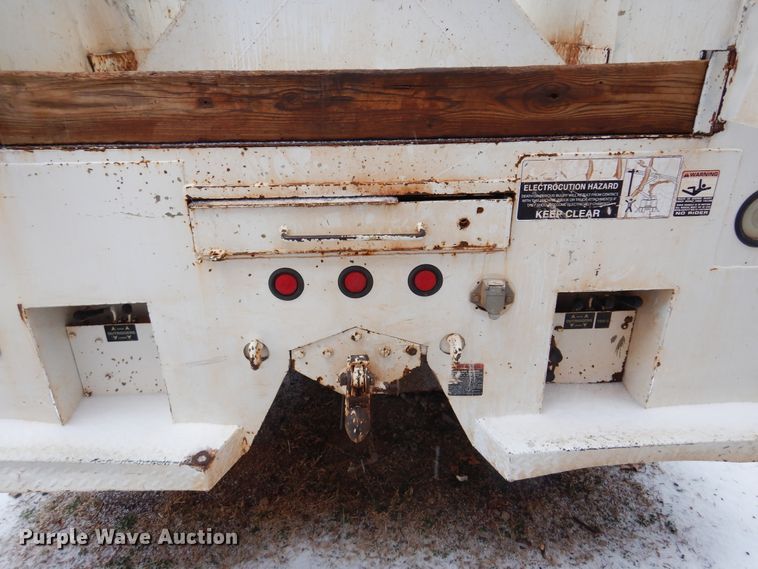 image for item DK4292 2001 Chevrolet T8500  bucket truck