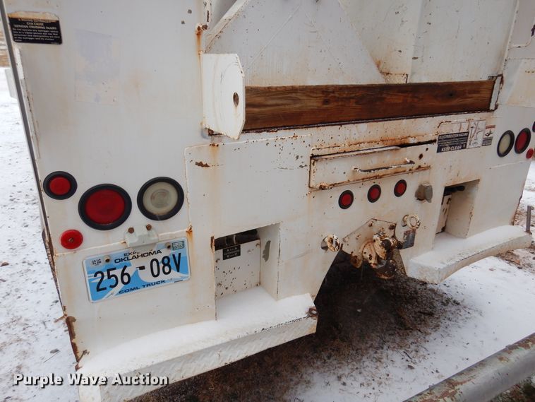 image for item DK4292 2001 Chevrolet T8500  bucket truck