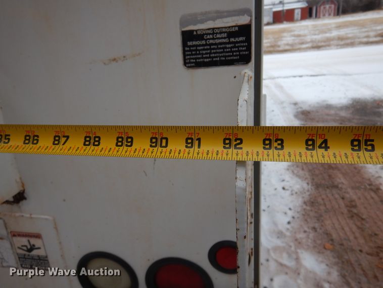 image for item DK4292 2001 Chevrolet T8500  bucket truck