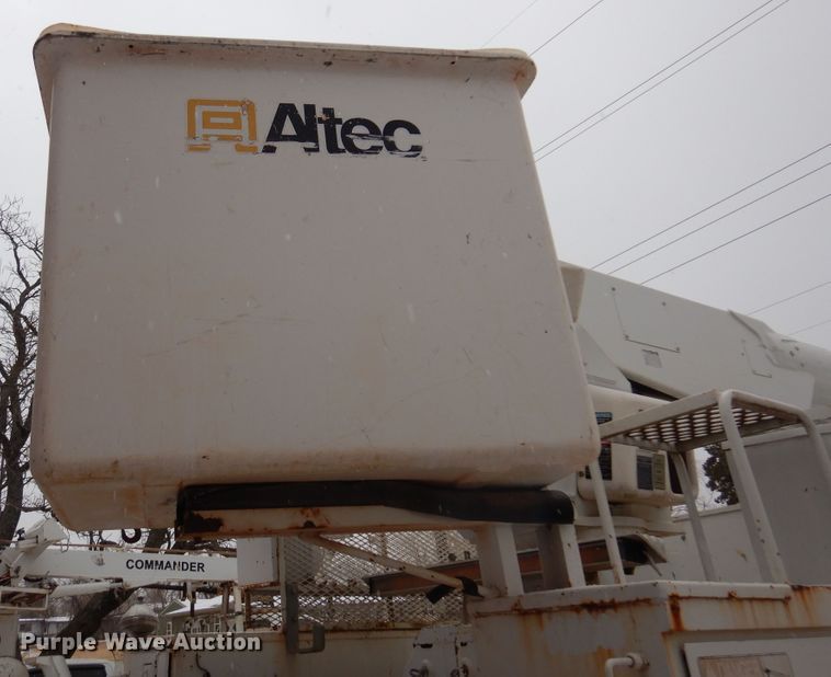 image for item DK4292 2001 Chevrolet T8500  bucket truck