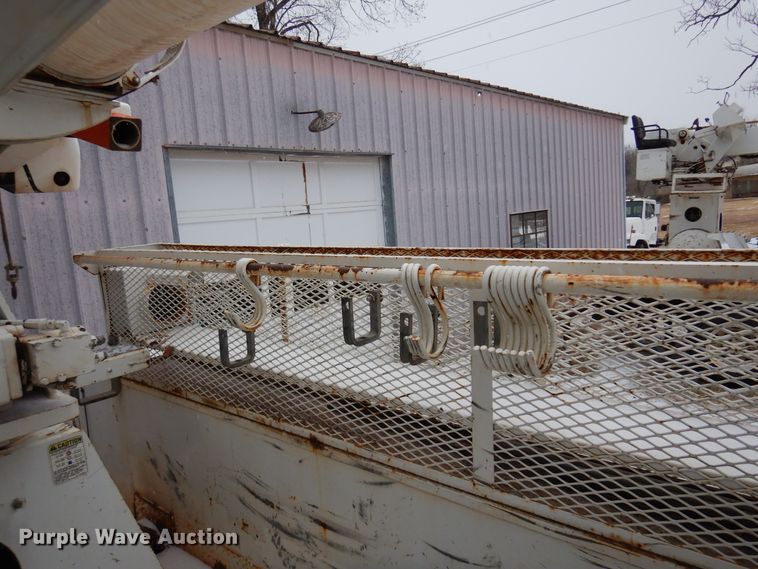 image for item DK4292 2001 Chevrolet T8500  bucket truck