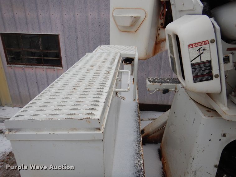 image for item DK4292 2001 Chevrolet T8500  bucket truck