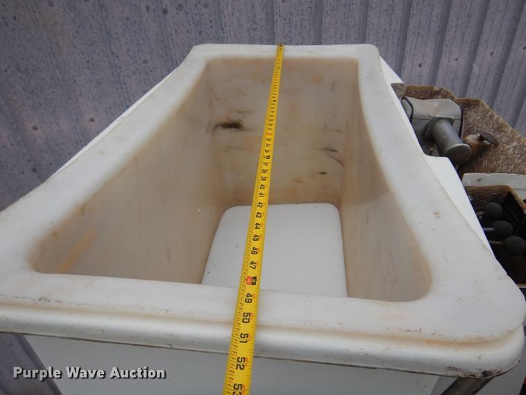 image for item DK4292 2001 Chevrolet T8500  bucket truck