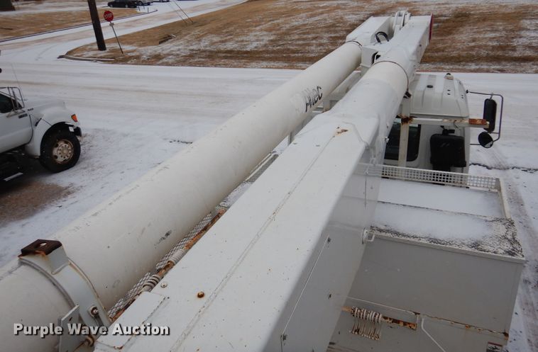 image for item DK4292 2001 Chevrolet T8500  bucket truck