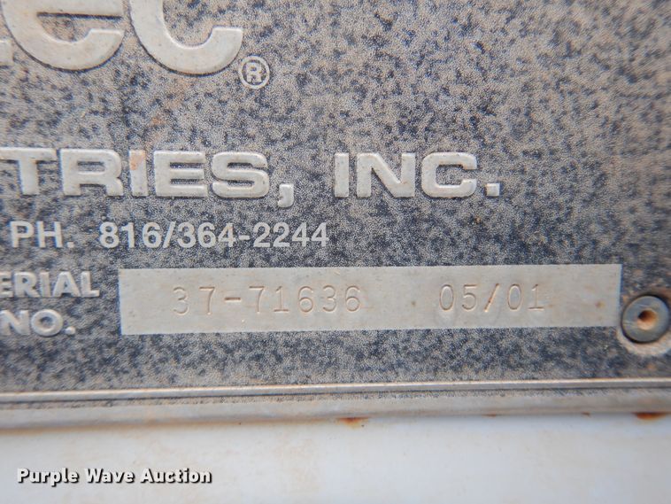 image for item DK4292 2001 Chevrolet T8500  bucket truck