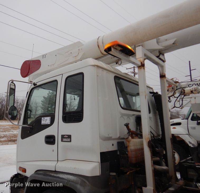 image for item DK4292 2001 Chevrolet T8500  bucket truck