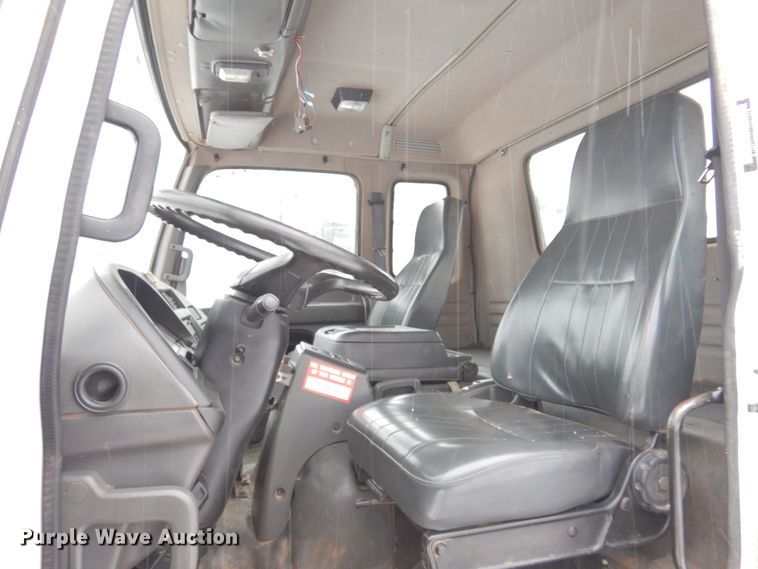 image for item DK4292 2001 Chevrolet T8500  bucket truck