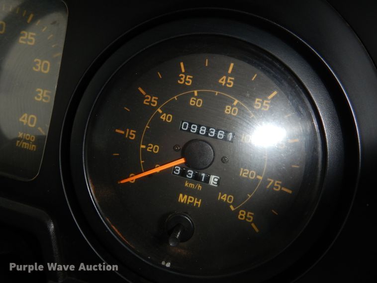 image for item DK4292 2001 Chevrolet T8500  bucket truck