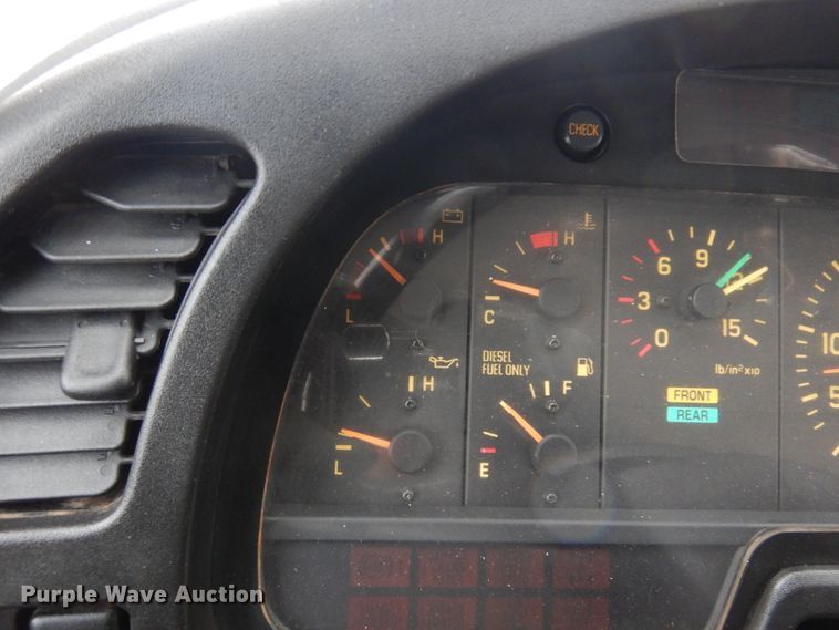 image for item DK4292 2001 Chevrolet T8500  bucket truck