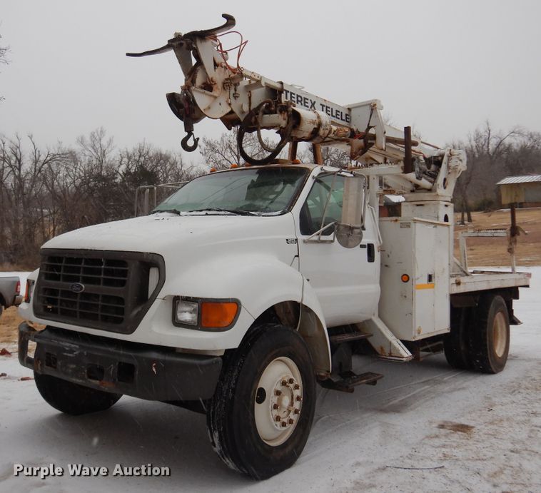 image for item DK4293 2001 Ford F750 Super Duty  digger derrick truck