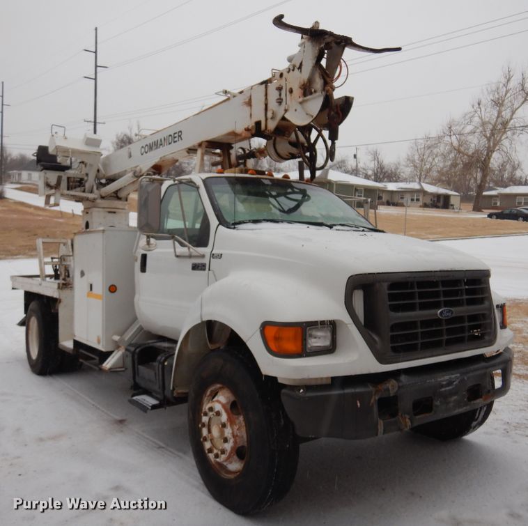 image for item DK4293 2001 Ford F750 Super Duty  digger derrick truck