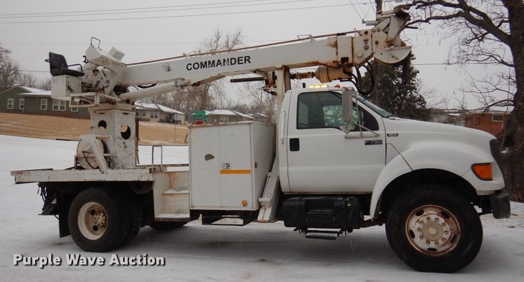 image for item DK4293 2001 Ford F750 Super Duty  digger derrick truck