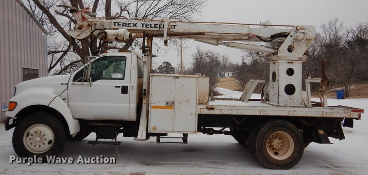 image for item DK4293 2001 Ford F750 Super Duty  digger derrick truck