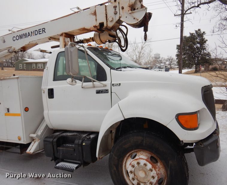 image for item DK4293 2001 Ford F750 Super Duty  digger derrick truck