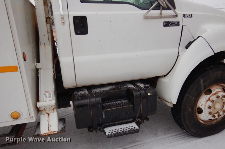 image for item DK4293 2001 Ford F750 Super Duty  digger derrick truck