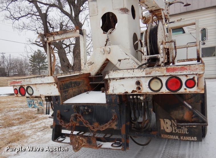 image for item DK4293 2001 Ford F750 Super Duty  digger derrick truck