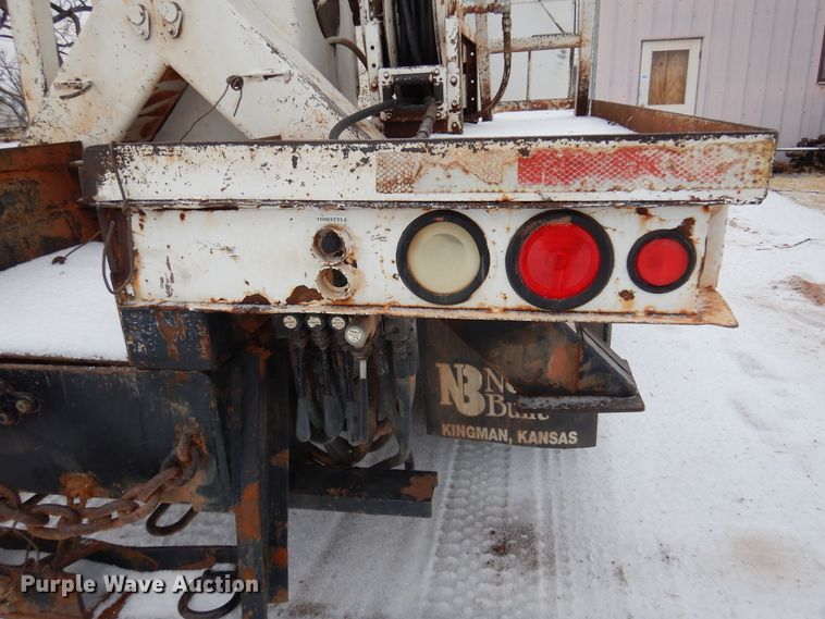 image for item DK4293 2001 Ford F750 Super Duty  digger derrick truck