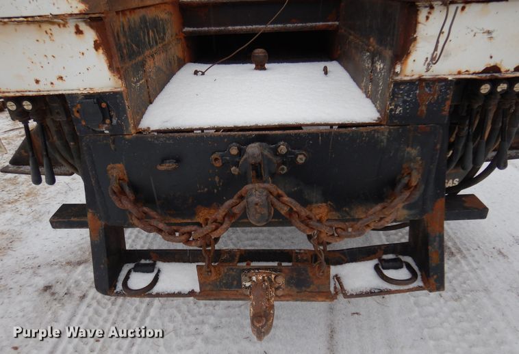 image for item DK4293 2001 Ford F750 Super Duty  digger derrick truck