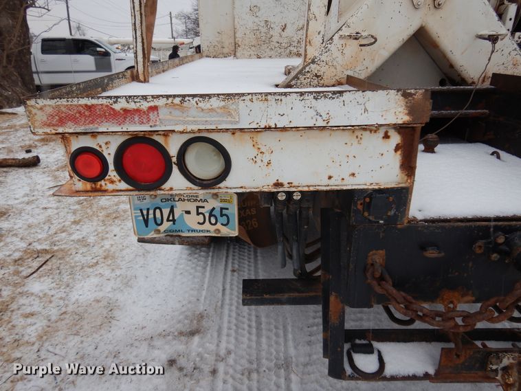 image for item DK4293 2001 Ford F750 Super Duty  digger derrick truck