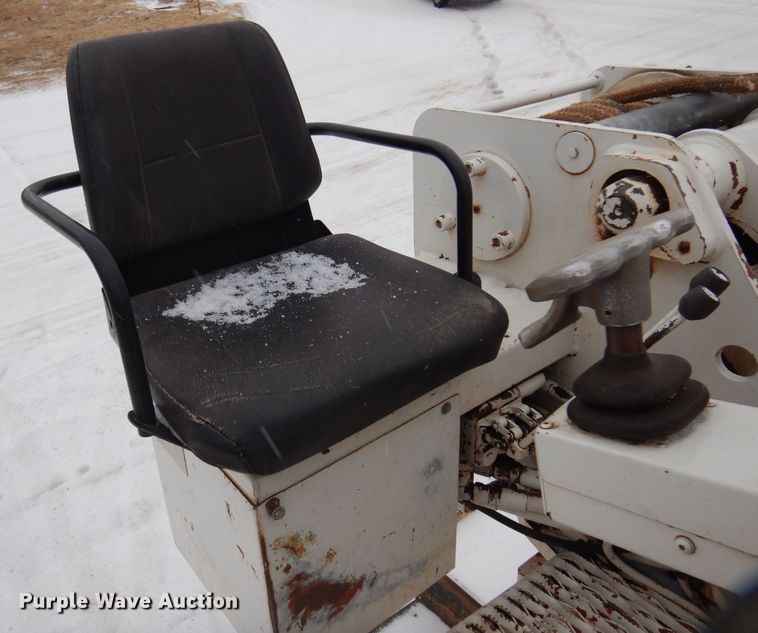 image for item DK4293 2001 Ford F750 Super Duty  digger derrick truck