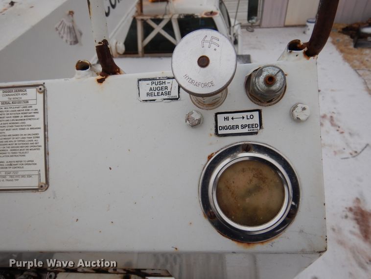 image for item DK4293 2001 Ford F750 Super Duty  digger derrick truck