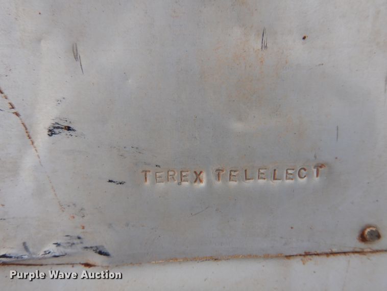 image for item DK4293 2001 Ford F750 Super Duty  digger derrick truck