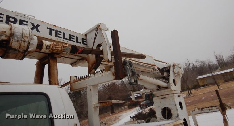 image for item DK4293 2001 Ford F750 Super Duty  digger derrick truck