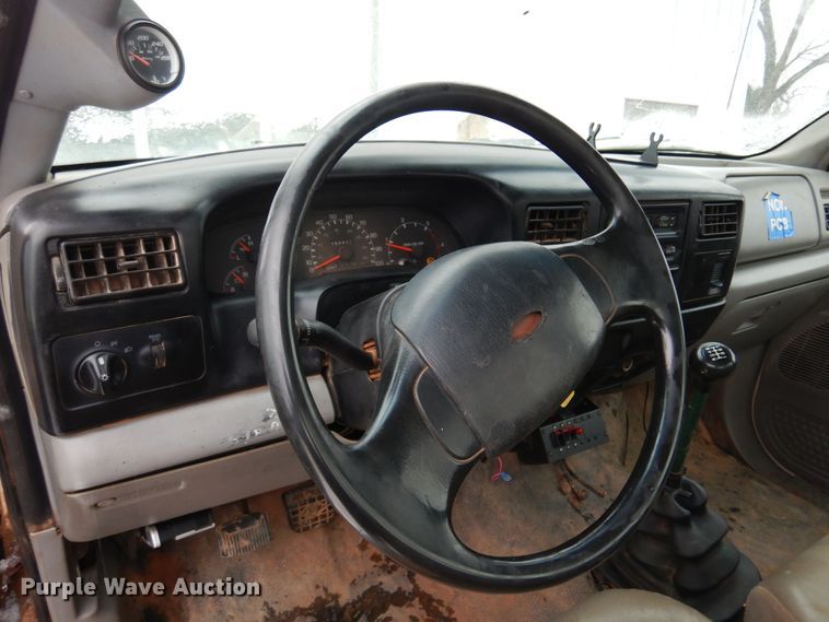 image for item DK4293 2001 Ford F750 Super Duty  digger derrick truck