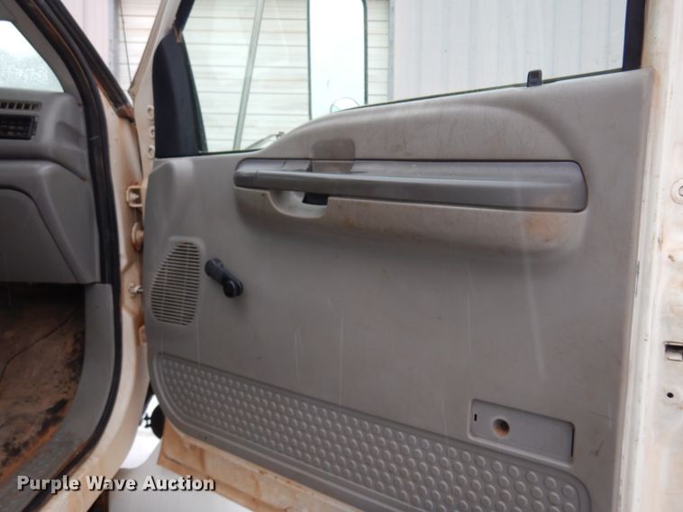 image for item DK4293 2001 Ford F750 Super Duty  digger derrick truck