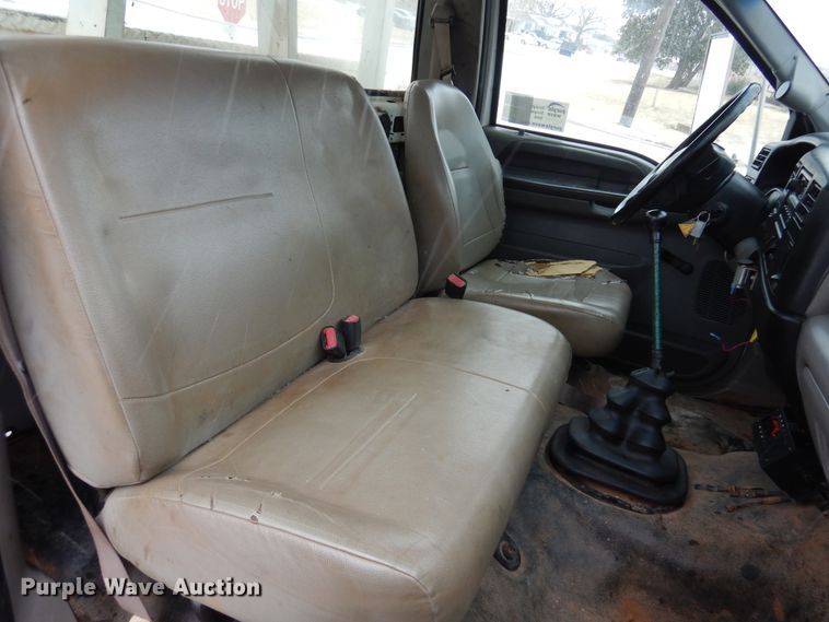 image for item DK4293 2001 Ford F750 Super Duty  digger derrick truck