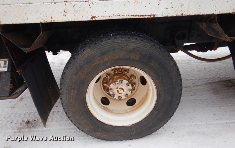 image for item DK4293 2001 Ford F750 Super Duty  digger derrick truck