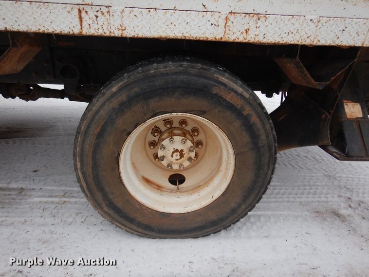 image for item DK4293 2001 Ford F750 Super Duty  digger derrick truck