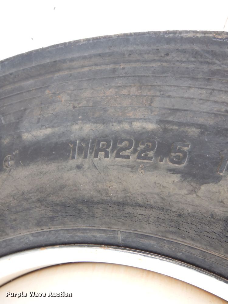 image for item DK4293 2001 Ford F750 Super Duty  digger derrick truck