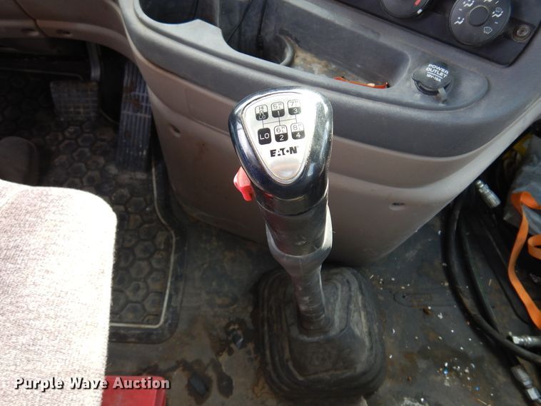 image for item DK4320 2015 Freightliner Cascadia 125  semi truck