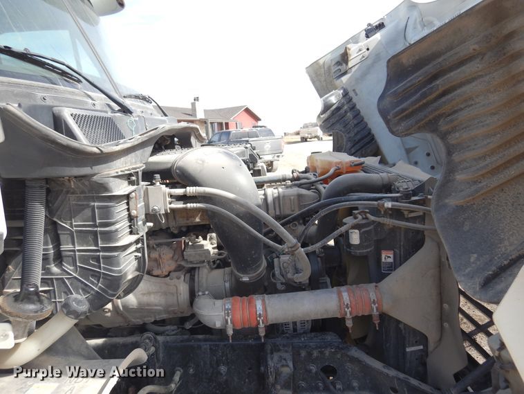 image for item DK4320 2015 Freightliner Cascadia 125  semi truck