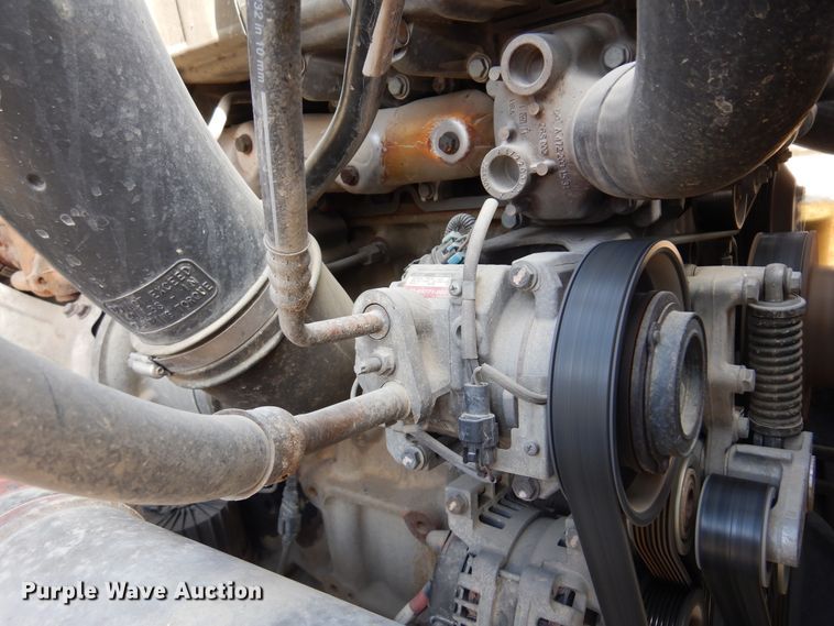 image for item DK4320 2015 Freightliner Cascadia 125  semi truck