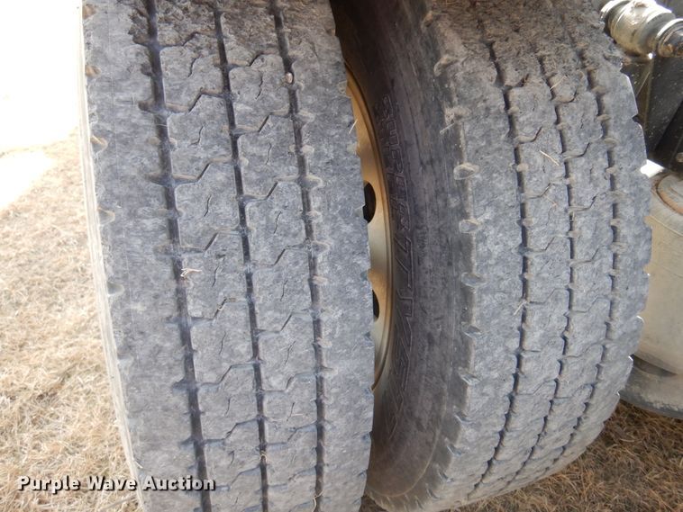 image for item DK4320 2015 Freightliner Cascadia 125  semi truck