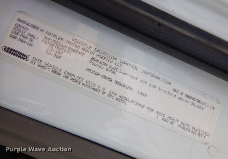 image for item DK4320 2015 Freightliner Cascadia 125  semi truck