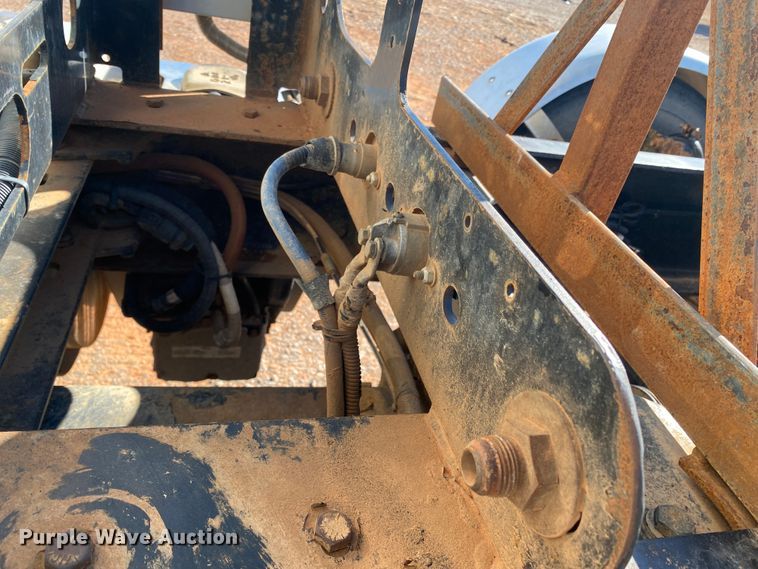 image for item DL1445 2013 Kenworth T800  semi truck