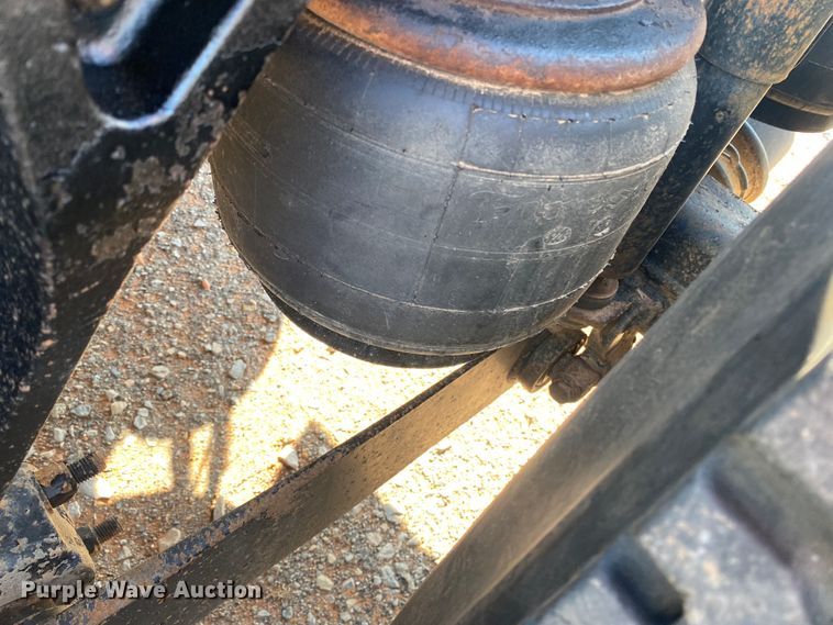 image for item DL1445 2013 Kenworth T800  semi truck